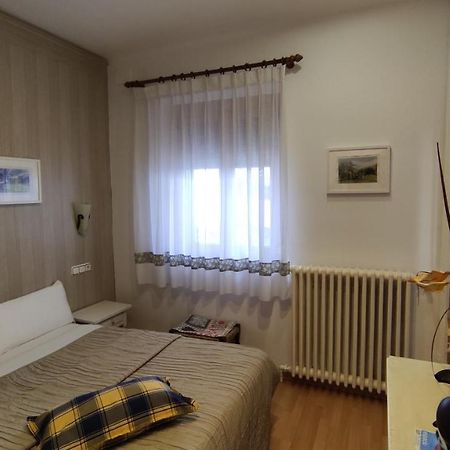 Hostal Escartin Sabiñánigo Buitenkant foto