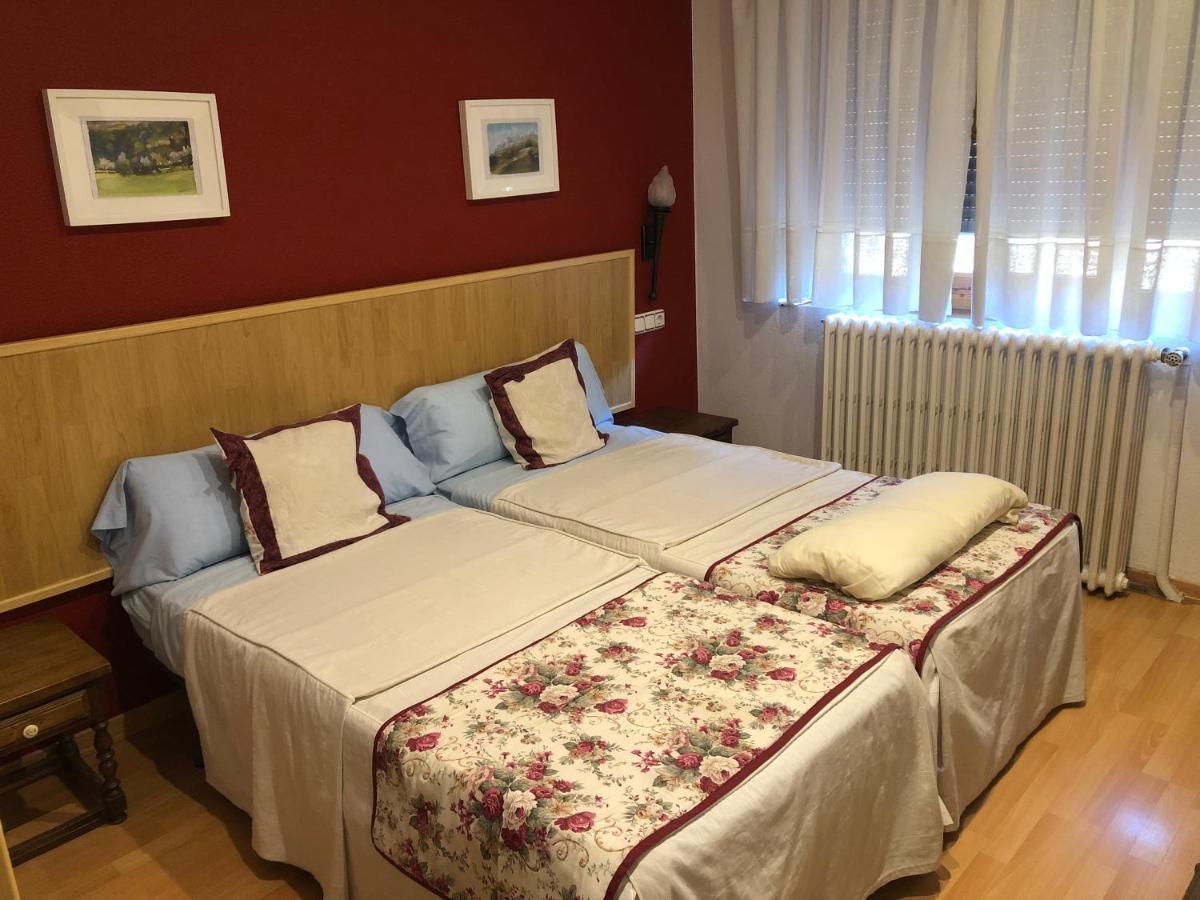 Hostal Escartin Sabiñánigo Buitenkant foto