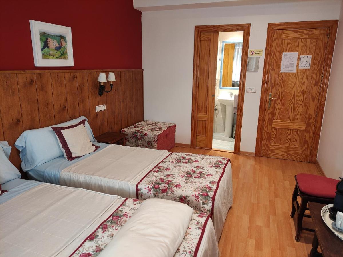 Hostal Escartin Sabiñánigo Buitenkant foto