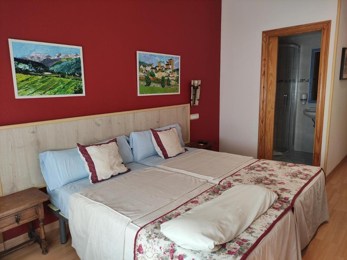 Hostal Escartin Sabiñánigo Buitenkant foto