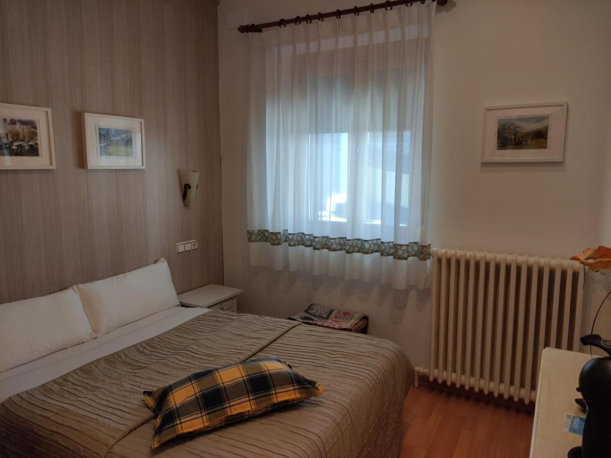 Hostal Escartin Sabiñánigo Buitenkant foto